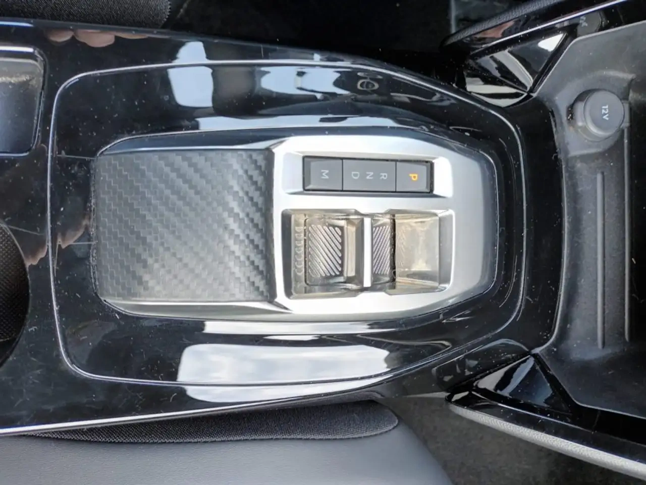 								Peugeot 2008 1.2 PURETECH ALLURE 130CV EAT8 full									