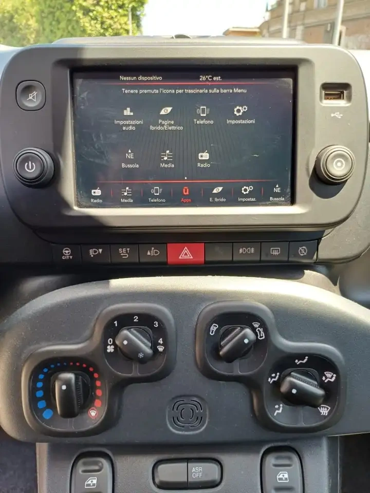 								FIAT PANDA 1000 HYBRID CROSS 70 CV ITALIA full									