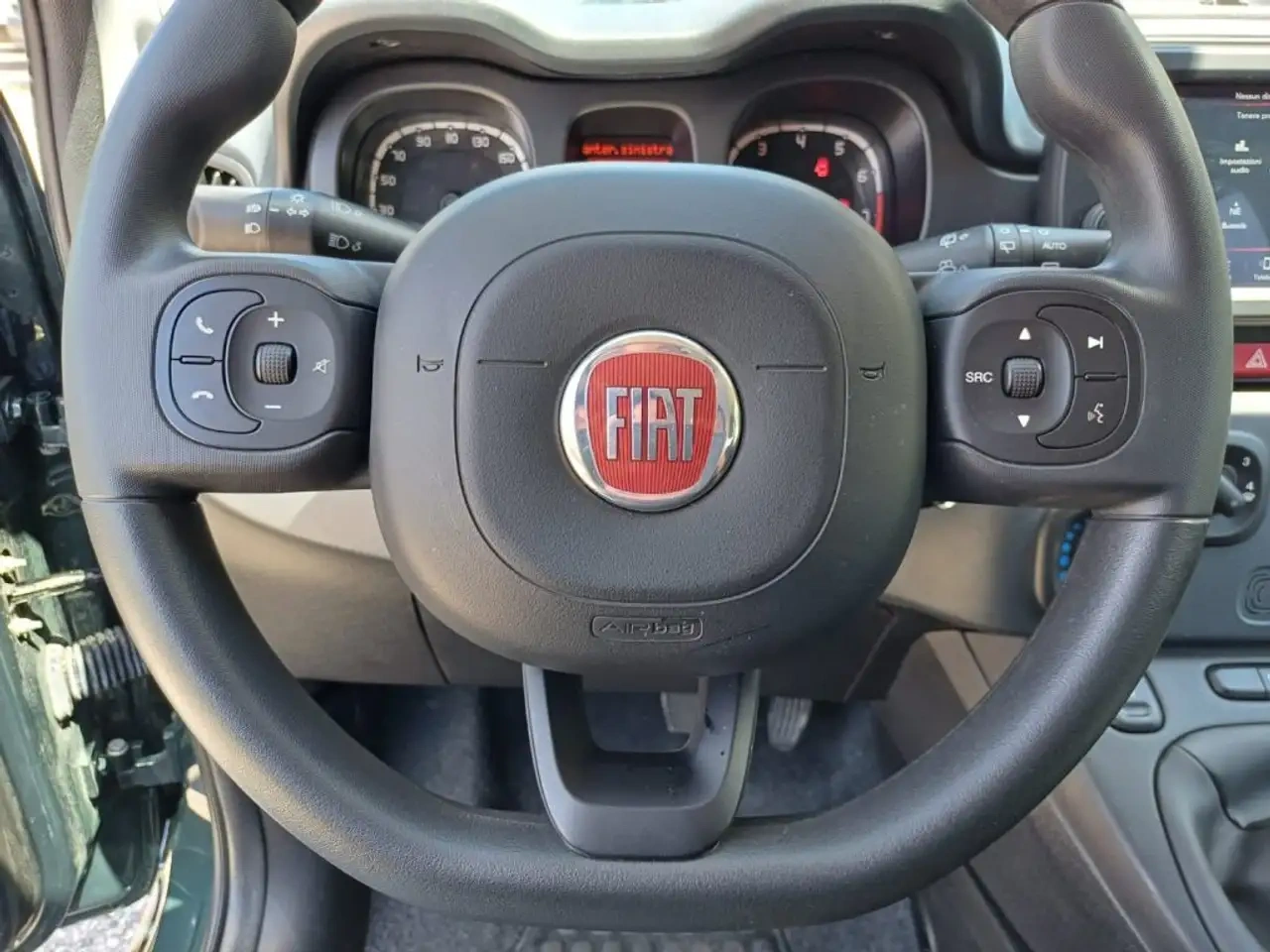 								FIAT PANDA 1000 HYBRID CROSS 70 CV ITALIA full									