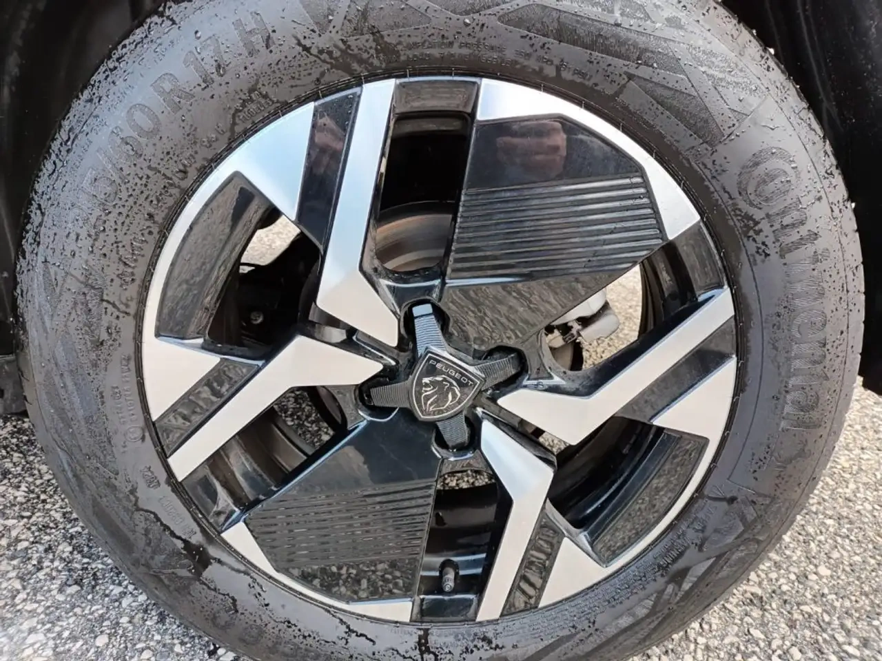 								Peugeot 2008 1.2 PURETECH ALLURE 130CV EAT8 full									