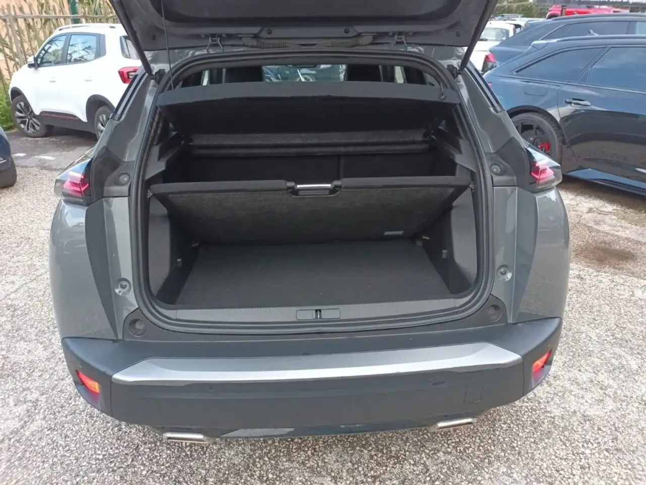 								Peugeot 2008 1.2 PURETECH ALLURE 130CV EAT8 full									