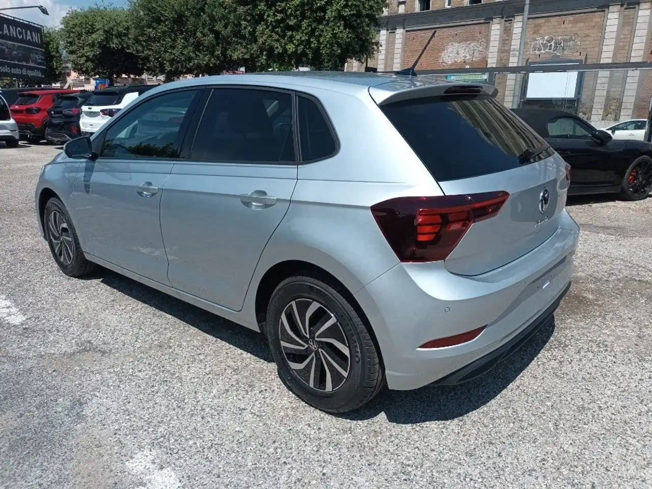 								Volkswagen Polo 1.0 EDITION PLUS full									