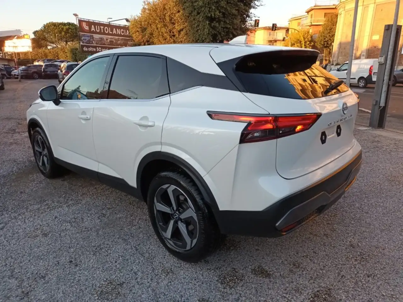 								NISSAN QASHQAI  1300 MHEV N-CONNECTA 158 CV X-TRONIC full									