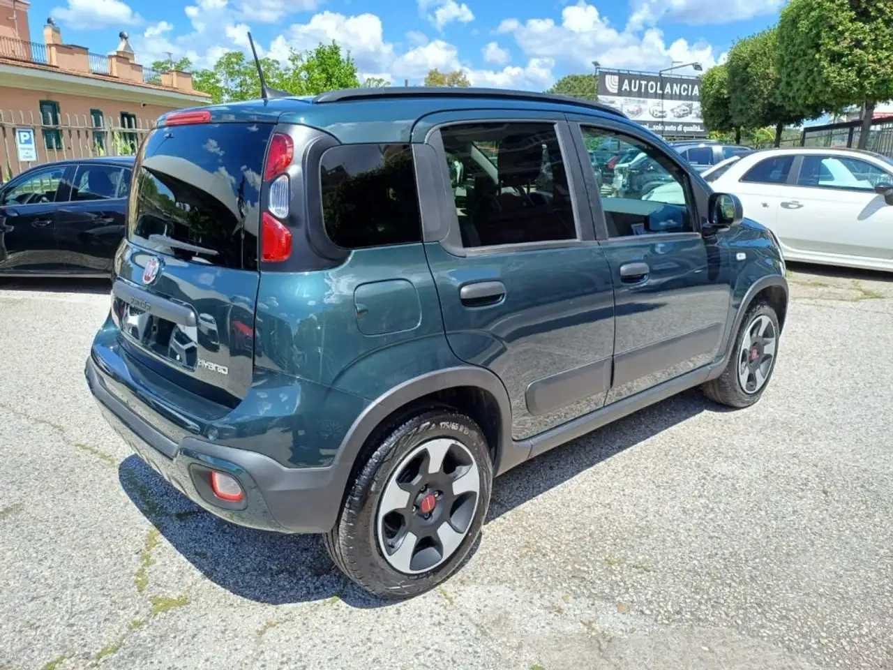 								FIAT PANDA 1000 HYBRID CROSS 70 CV ITALIA full									