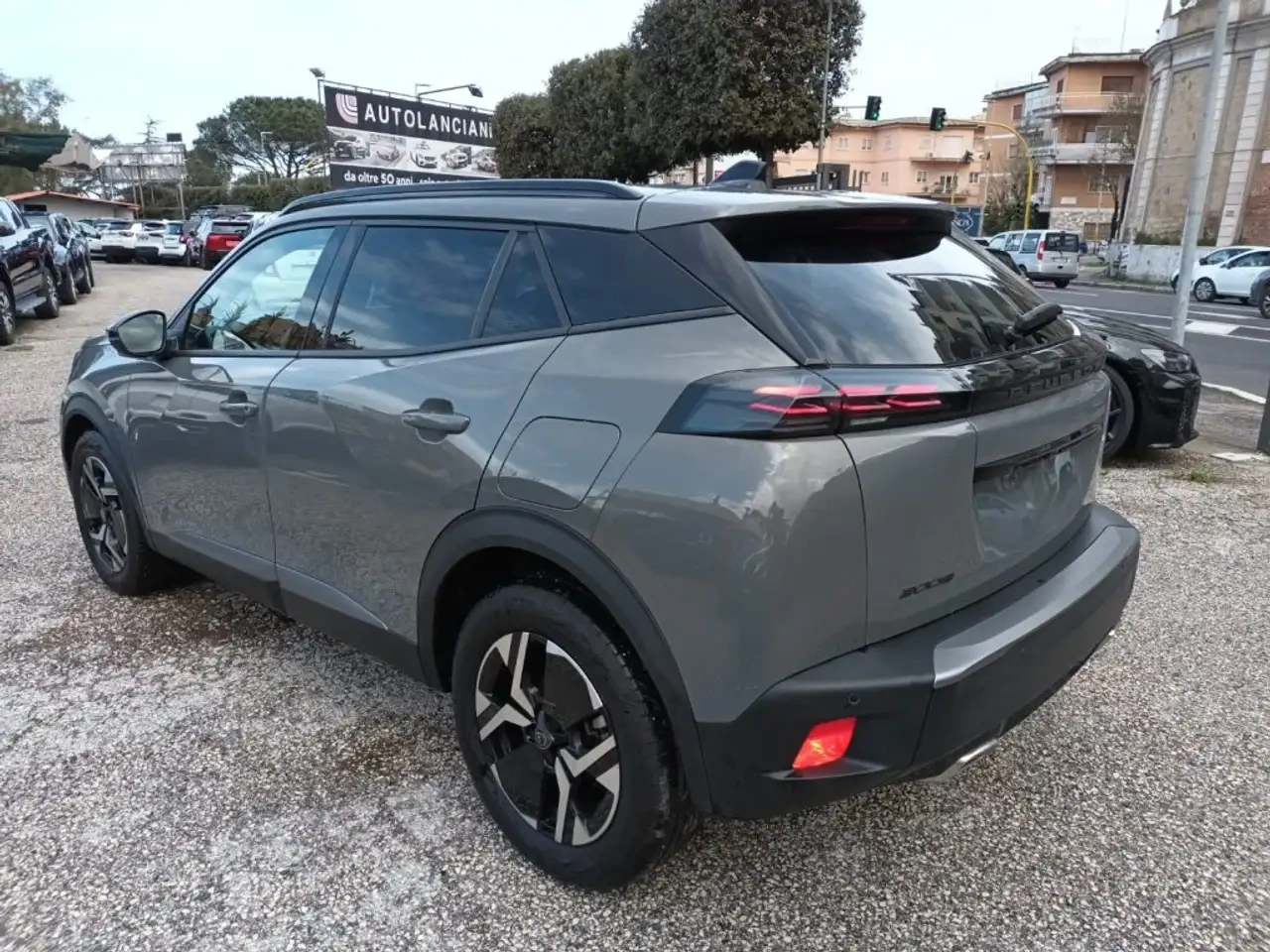 								Peugeot 2008 1.2 PURETECH ALLURE 130CV EAT8 full									